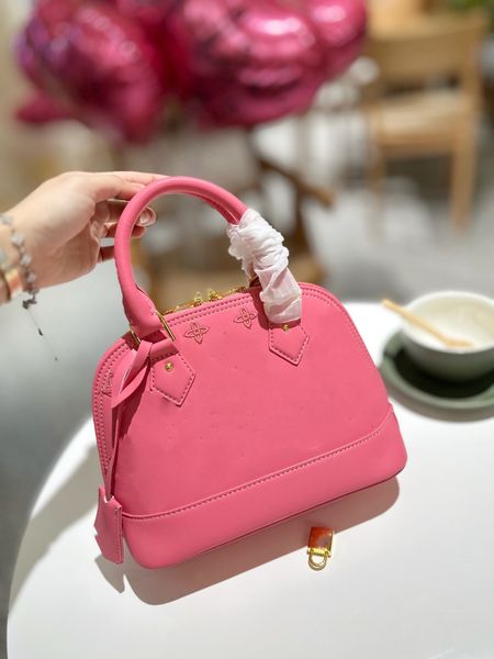new high-grade embroidery alma bb old flower shell bag original high-quality retiro classic timeless elegant low-key shape design and spacio
new high-grade embroidery alma bb old flower shell bag original high-quality retiro classic timeless elegant low-key shape design and spacio
