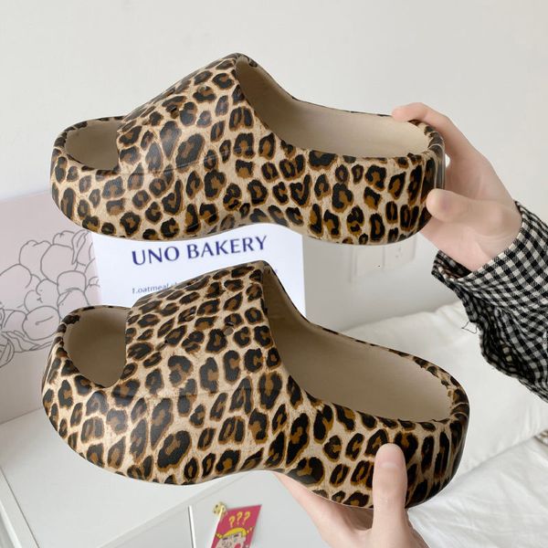slippers eva platform cloud slippers woman leopard printing shoes ins thick sole outdoor beach clogs ladies girls water hole shoes 230703, Black
slippers eva platform cloud slippers woman leopard printing shoes ins thick sole outdoor beach clogs ladies girls water hole shoes 230703, Black