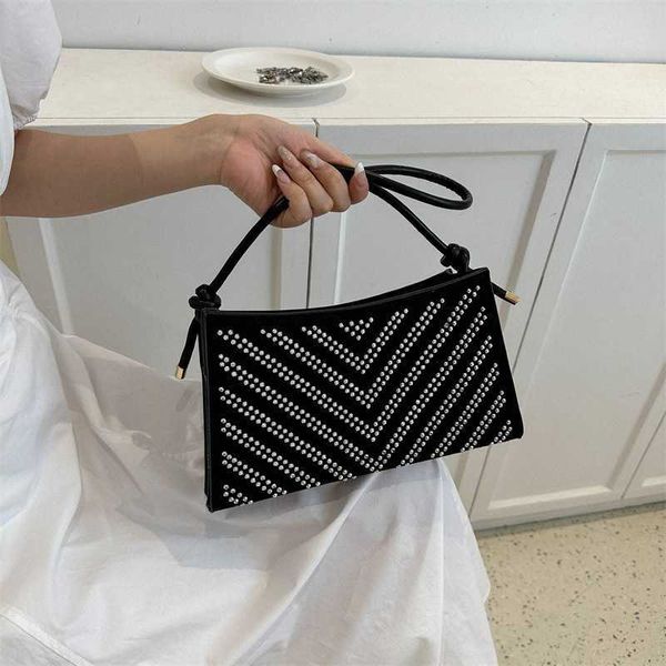 evening bags spring and autumn new korean fashion frosted crossbody bag women's simple wide shoulder one small square 230704
evening bags spring and autumn new korean fashion frosted crossbody bag women's simple wide shoulder one small square 230704