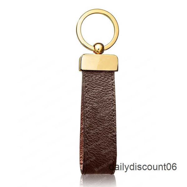 2023 designer keychain key chain buckle lovers car handmade leather keychains men women bags pendant accessories 5 color 65221 with box and, Golden;silver
2023 designer keychain key chain buckle lovers car handmade leather keychains men women bags pendant accessories 5 color 65221 with box and, Golden;silver