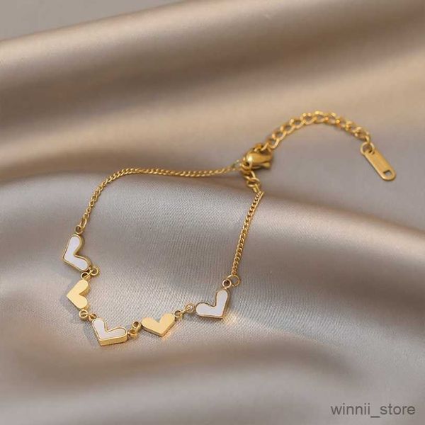 charm bracelets stainless steel new fashion jewelry natural love heart charm chain bracelet for women r230704, Golden;silver
charm bracelets stainless steel new fashion jewelry natural love heart charm chain bracelet for women r230704, Golden;silver