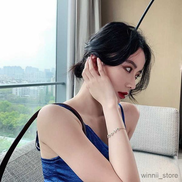 charm bracelets designer luxury bracelets for women flower adjustable charm bracelet bangle sets jewelry gifts r230704, Golden;silver
charm bracelets designer luxury bracelets for women flower adjustable charm bracelet bangle sets jewelry gifts r230704, Golden;silver