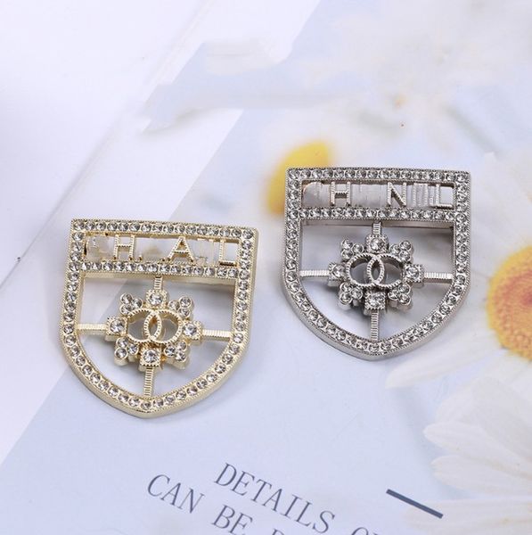 luxurys designer letters brooch women crystal rhinestone pearl broochs temperament simple ladies party jewelry accessories 20style, Gray
luxurys designer letters brooch women crystal rhinestone pearl broochs temperament simple ladies party jewelry accessories 20style, Gray
