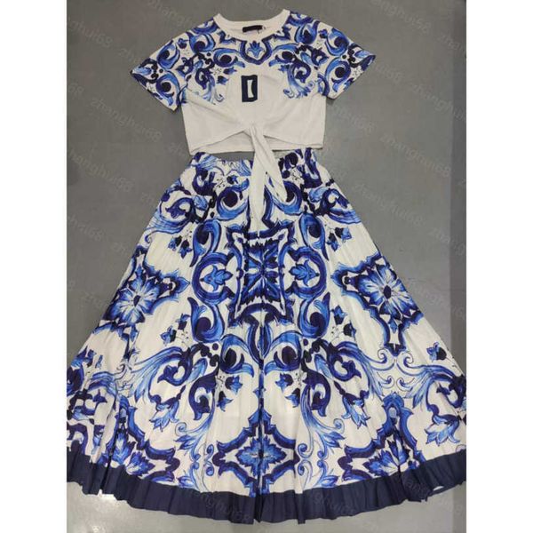 23ss womens designer clothing skirt set round neck cotton ribbon logo printed short-sleeved t-shirt pleated skirt sets womens clothing a1, White
23ss womens designer clothing skirt set round neck cotton ribbon logo printed short-sleeved t-shirt pleated skirt sets womens clothing a1, White