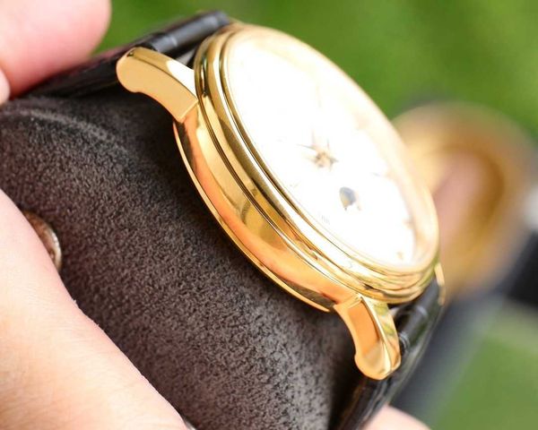 designer elegant writ watch vc moonphase watches for men i7qw eta28246 mechanical movement 40 mm uhr monter luxe leather strap with box, Slivery;golden
designer elegant writ watch vc moonphase watches for men i7qw eta28246 mechanical movement 40 mm uhr monter luxe leather strap with box, Slivery;golden