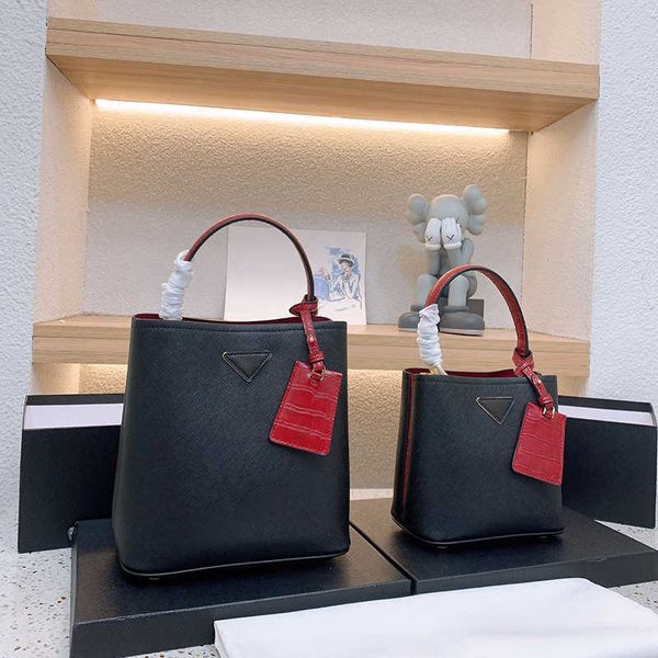 bucket bag luxury designer cross body bags tote women handbag shoulder real leather brand crossbody wallet female purses 230704
bucket bag luxury designer cross body bags tote women handbag shoulder real leather brand crossbody wallet female purses 230704