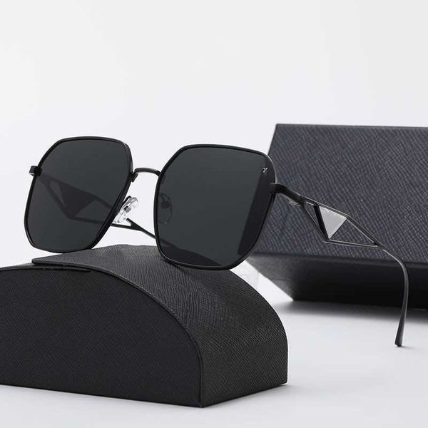 designer glasses new fashionable big frame sunglasses classic metal trend street shooting anti glare tourism, White;black
designer glasses new fashionable big frame sunglasses classic metal trend street shooting anti glare tourism, White;black