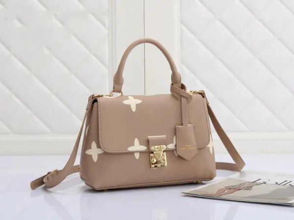 designer handbags shoulder bags flap bb women bag leather monograms lady tote purses luxury messenger crossbody handbag ladies purse embosse
designer handbags shoulder bags flap bb women bag leather monograms lady tote purses luxury messenger crossbody handbag ladies purse embosse