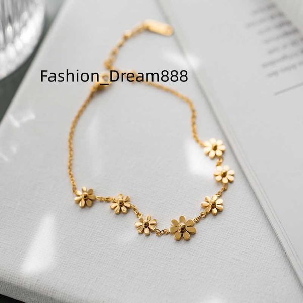 dainty waterproof jewelry 18k gold plated daisy linked anklet stainless steel flower leg chain anklets for women, Red;blue
dainty waterproof jewelry 18k gold plated daisy linked anklet stainless steel flower leg chain anklets for women, Red;blue