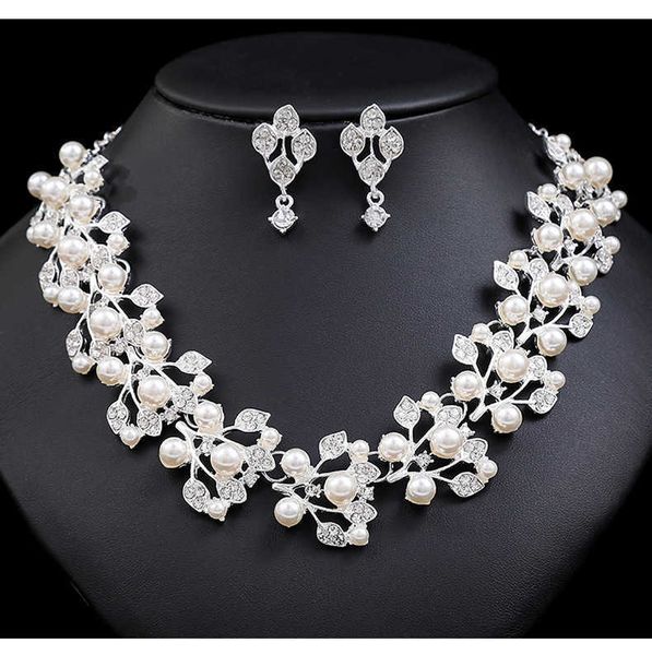 korean personalized pearl necklace earring set women's fashion temperament alloy plating bridal dress accessories 230628, Silver
korean personalized pearl necklace earring set women's fashion temperament alloy plating bridal dress accessories 230628, Silver