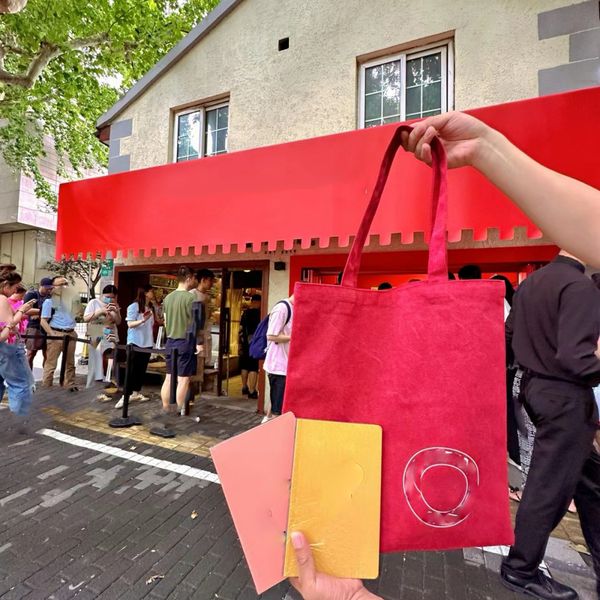 designer luxury handbags tote bag shopping bags shoulder bag loulsvutt giveaway designer woman luxurys shopping bag30*34cm
designer luxury handbags tote bag shopping bags shoulder bag loulsvutt giveaway designer woman luxurys shopping bag30*34cm