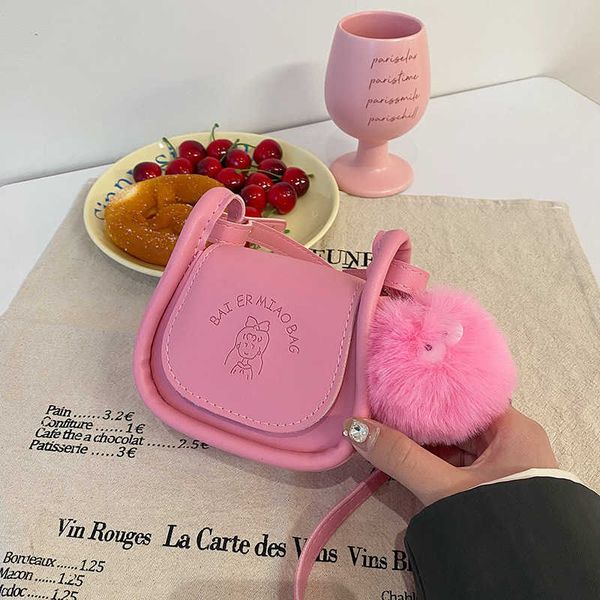 individualized temperament small bag for women in summer new simple small design messenger bag portable underarm saddle bag
individualized temperament small bag for women in summer new simple small design messenger bag portable underarm saddle bag
