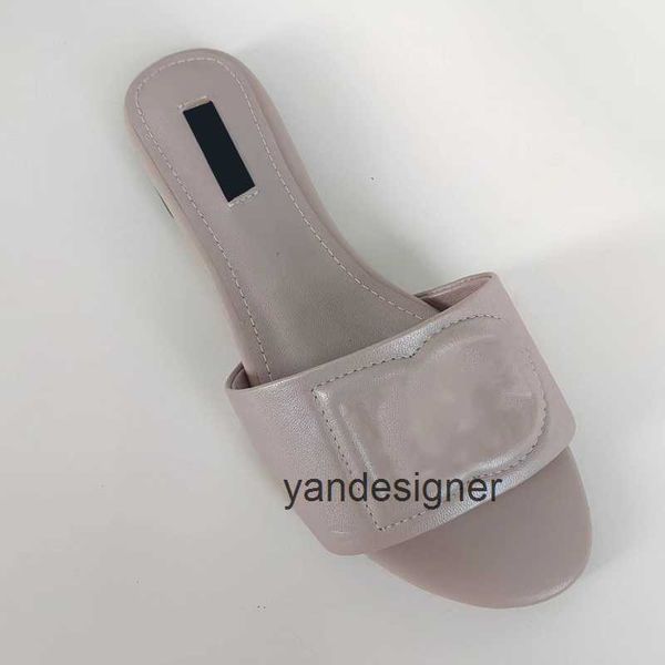 new flat designer luxury ladies slippers white black outdoor beach women sandals flip flop 35-42
new flat designer luxury ladies slippers white black outdoor beach women sandals flip flop 35-42
