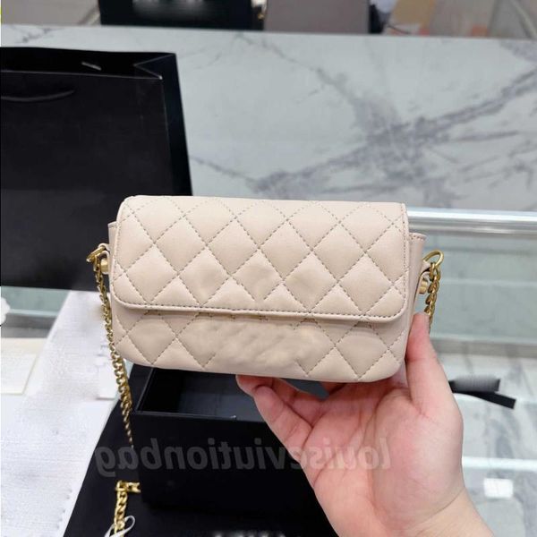 lm40156v designer bag handbag shoulder cf chain bag clutch flap bags wallet check velour thread purse double letters solid hasp square iqmr
lm40156v designer bag handbag shoulder cf chain bag clutch flap bags wallet check velour thread purse double letters solid hasp square iqmr