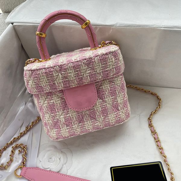 23s womens designer vintage woolen tweed handle vanity box totes cosmetic case with gold metal hardware matelasse chain crossbody shoulder b
23s womens designer vintage woolen tweed handle vanity box totes cosmetic case with gold metal hardware matelasse chain crossbody shoulder b