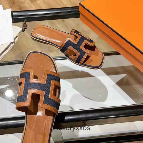 girl h oasis flip flat slipper wearing oran women sandals leather hermz bottomed 2023 designer flops summer casual vacation beach m3b2
girl h oasis flip flat slipper wearing oran women sandals leather hermz bottomed 2023 designer flops summer casual vacation beach m3b2