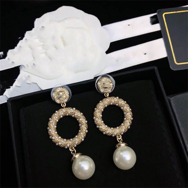 designers brand gold earrings letter ccity ear stud women crystal pearl geometric earring for wedding party woman jewelry 4621223, Golden;silver
designers brand gold earrings letter ccity ear stud women crystal pearl geometric earring for wedding party woman jewelry 4621223, Golden;silver