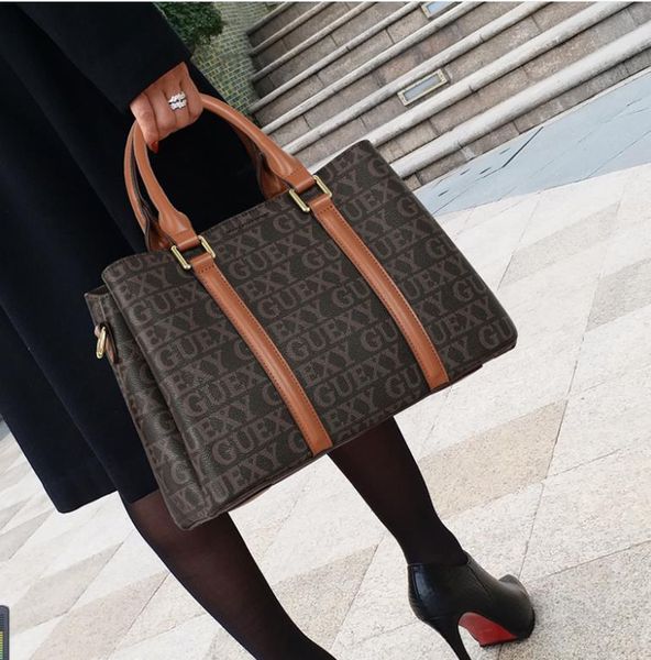 women's bag 2023 new trendy and advanced fashion tote bag large capacity one shoulder crossbody bag old flower handbag fashion bags
women's bag 2023 new trendy and advanced fashion tote bag large capacity one shoulder crossbody bag old flower handbag fashion bags