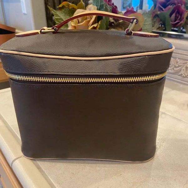 large capacity cosmetic bag,fashion cosmetic bag,handbag,shoulder bags crossbody for womenes leather bag women vintage
large capacity cosmetic bag,fashion cosmetic bag,handbag,shoulder bags crossbody for womenes leather bag women vintage