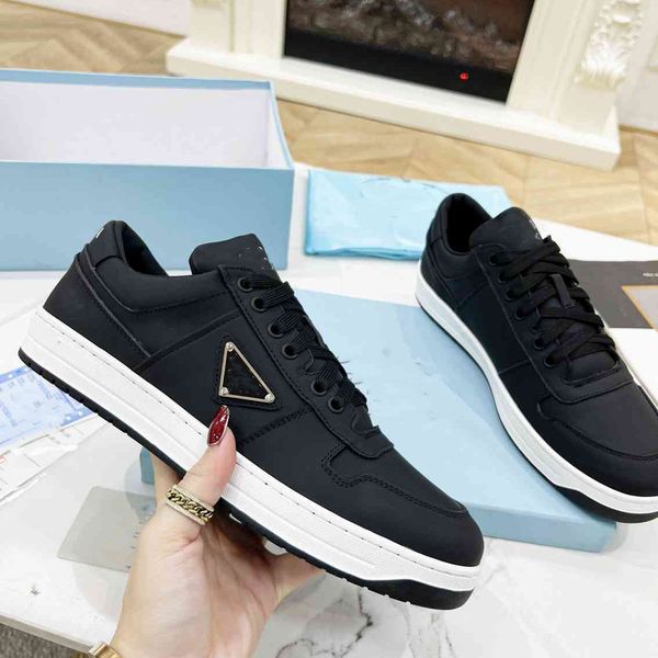 designer running shoes prad sneakers women men luxury lace-up sports skate shoe casual trainers classic sneaker dgfd
designer running shoes prad sneakers women men luxury lace-up sports skate shoe casual trainers classic sneaker dgfd
