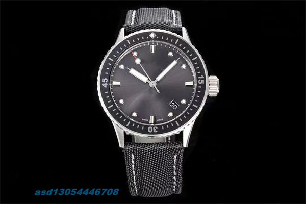 2023new men's watch diameter 43.6mm satin ceramic cal.1315 movement imported from switzerland c3 luminous waterproof depth of 50 meters, Slivery;golden
2023new men's watch diameter 43.6mm satin ceramic cal.1315 movement imported from switzerland c3 luminous waterproof depth of 50 meters, Slivery;golden