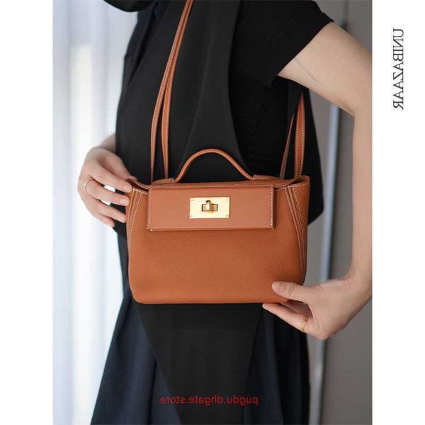 h home designer 2424 tote bags for sale head layer cowhide mini square bag genuine leather 2424 women's bag portable crossbody mini sma
h home designer 2424 tote bags for sale head layer cowhide mini square bag genuine leather 2424 women's bag portable crossbody mini sma