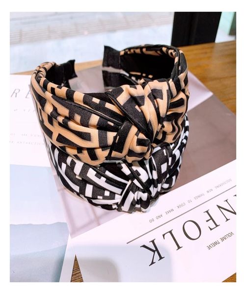 wide brim bracts knotted letters middle hair band nonslip hair clip original custom east gate original single custom9838666, Black;brown
wide brim bracts knotted letters middle hair band nonslip hair clip original custom east gate original single custom9838666, Black;brown