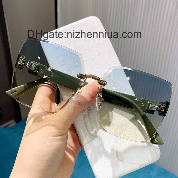 aher max luxury designer brand frameless two color gradient high class female model h driving sunglasses fashion trend sunglasses, White;black
aher max luxury designer brand frameless two color gradient high class female model h driving sunglasses fashion trend sunglasses, White;black