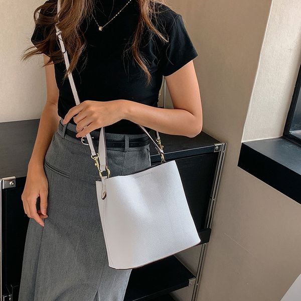brand day packs women's bucket bag women's fashion 2023 new women's bag crossbody bag small versatile gril's shoulder ba
brand day packs women's bucket bag women's fashion 2023 new women's bag crossbody bag small versatile gril's shoulder ba