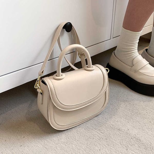 this year's popular small bag women's spring and summer new fashion versatile messenger bag foreign style fashion handbag saddle b
this year's popular small bag women's spring and summer new fashion versatile messenger bag foreign style fashion handbag saddle b
