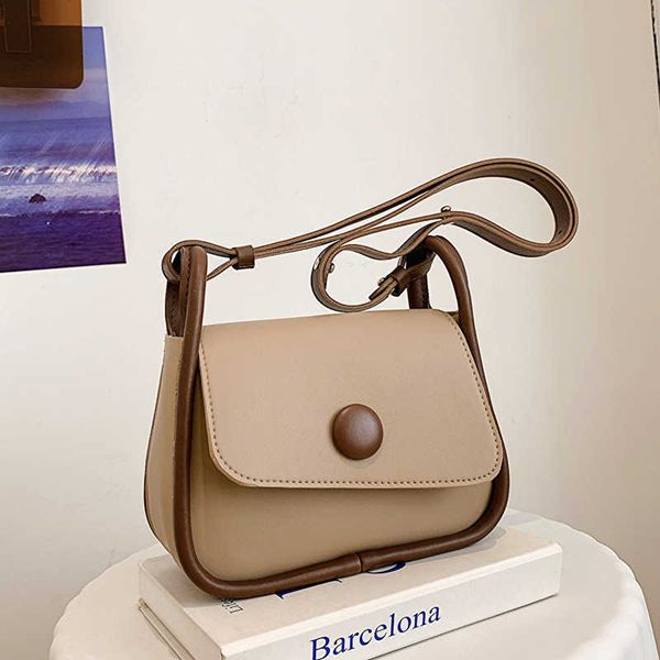 solid color bag new trend fashion shoulder bag simple crossbody bag casual commuter saddle bag
solid color bag new trend fashion shoulder bag simple crossbody bag casual commuter saddle bag