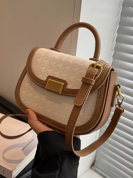 popular backpack with niche design new fashionable texture single shoulder handbag summer versatile crossbody saddle bag
popular backpack with niche design new fashionable texture single shoulder handbag summer versatile crossbody saddle bag
