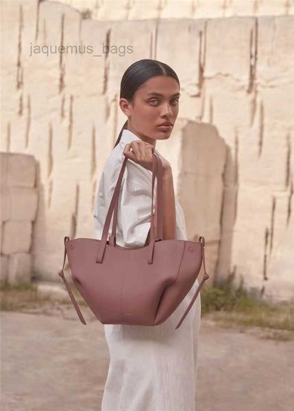 new polene cyme tote bag full-grain textured leather designer magnetic buckle closure handbag women suede inner lining luxury large capacity
new polene cyme tote bag full-grain textured leather designer magnetic buckle closure handbag women suede inner lining luxury large capacity