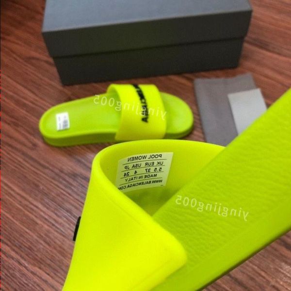 2022 fashion slide sandals slippers for men women balencigas balencaigaity with original box designer beach flip flops slipper t, Black
2022 fashion slide sandals slippers for men women balencigas balencaigaity with original box designer beach flip flops slipper t, Black
