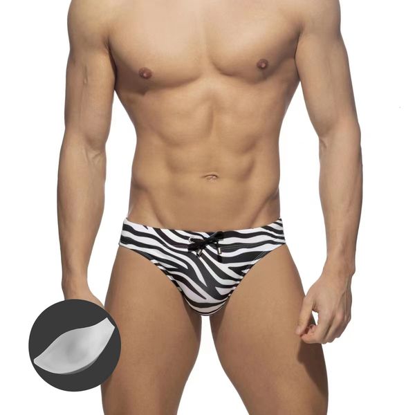men's swimwear zebra print swimming shorts european and american fashion low rise pushpad summer beach surfing bikini 230705
men's swimwear zebra print swimming shorts european and american fashion low rise pushpad summer beach surfing bikini 230705