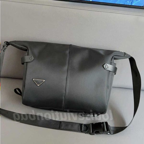 lm40156v man womens luxurys designers bags handbags black hobo purse nylon chain lady handbag crossbody shoulder wholesale glnx
lm40156v man womens luxurys designers bags handbags black hobo purse nylon chain lady handbag crossbody shoulder wholesale glnx