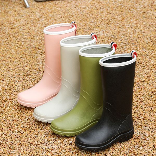 brand designer interlocking c rain boots women's thick bottom pull on tpu rubber booties mid high rainboots paris 2023 new outdoor gard, Black
brand designer interlocking c rain boots women's thick bottom pull on tpu rubber booties mid high rainboots paris 2023 new outdoor gard, Black