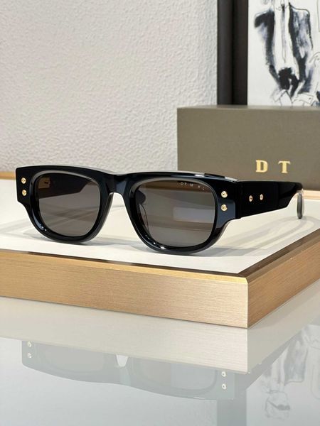 luxury fashion classic sunglasses for men uv400 designer high-end vintage style sunglasses protection eyewear with box 0704, White;black
luxury fashion classic sunglasses for men uv400 designer high-end vintage style sunglasses protection eyewear with box 0704, White;black