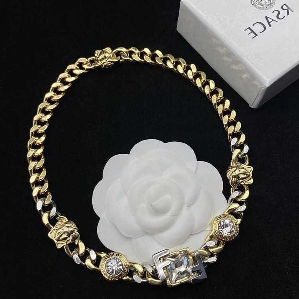 designers jewelry necklace fan beauty head f letter diamond twisted piece chain necklace brass fashion versatile premium collar chain, Silver
designers jewelry necklace fan beauty head f letter diamond twisted piece chain necklace brass fashion versatile premium collar chain, Silver
