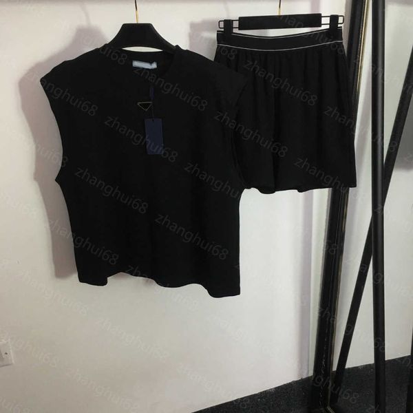 23ss womens designer clothing women pants sets casual suit chest letter triangle vest letter webbing elastic waist shorts set women clothes, White
23ss womens designer clothing women pants sets casual suit chest letter triangle vest letter webbing elastic waist shorts set women clothes, White