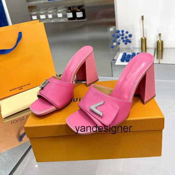 designer women's slippers high heeled summer genuine leather diamond buckle fashion sandals thick heel comfortable large size 35-43, Black
designer women's slippers high heeled summer genuine leather diamond buckle fashion sandals thick heel comfortable large size 35-43, Black