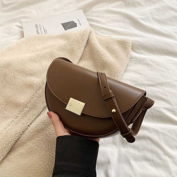 saddle bag women's bag high-end texture women's crossbody bag versatile french half round horseshoe buckle one shoulder small bag
saddle bag women's bag high-end texture women's crossbody bag versatile french half round horseshoe buckle one shoulder small bag