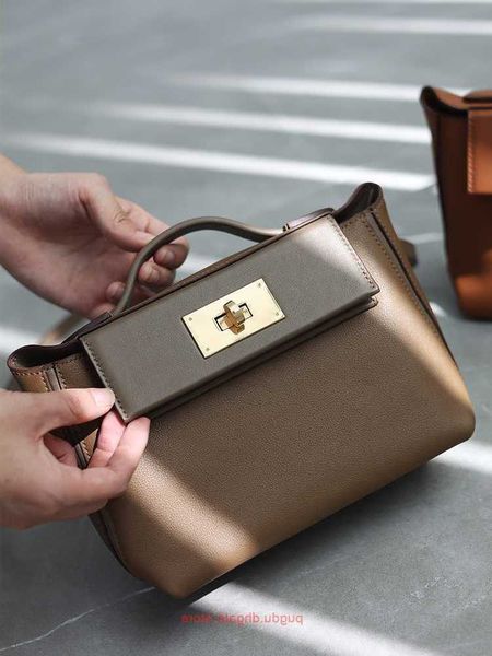h home designer 2424 tote bags for sale jazz little strong cowhide handmade wax thread version classic 2424mini women's bag handheld cr
h home designer 2424 tote bags for sale jazz little strong cowhide handmade wax thread version classic 2424mini women's bag handheld cr