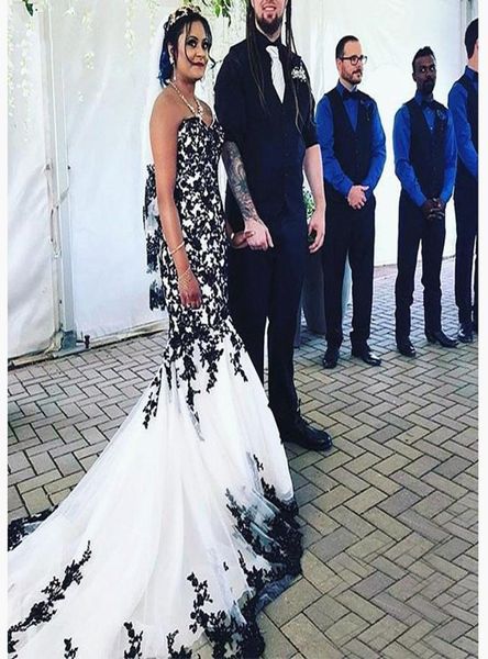 gothic design white and black wedding dresses mermaid appliqued lace strapless long trail vintage bridal gowns vestido de noiva6072142
gothic design white and black wedding dresses mermaid appliqued lace strapless long trail vintage bridal gowns vestido de noiva6072142