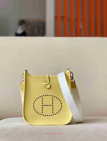 original wholesale h home evelynnss tote bags online shop handmade women's bag with contrasting shoulder straps tc cowhide single croev
original wholesale h home evelynnss tote bags online shop handmade women's bag with contrasting shoulder straps tc cowhide single croev