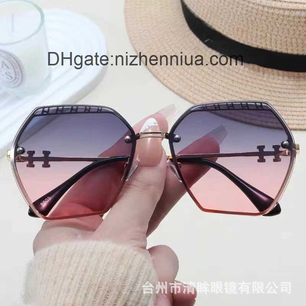 aher max luxury designer brand women's h-letter metal mirror leg with advanced sense fashion glasses gradual half hollow frame sunglass, White;black
aher max luxury designer brand women's h-letter metal mirror leg with advanced sense fashion glasses gradual half hollow frame sunglass, White;black