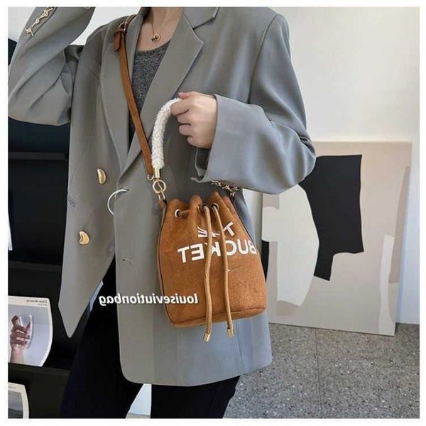 lm40156v designer three-dimensional 2023 new bucket bag high beauty light luxury net red drawstring letter portable cross-body fashion sjni
lm40156v designer three-dimensional 2023 new bucket bag high beauty light luxury net red drawstring letter portable cross-body fashion sjni