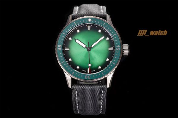 men's watch diameter 43.6mm satin ceramic cal.1315 movement imported from switzerland c3 luminous waterproof depth of 50 meters, Slivery;golden
men's watch diameter 43.6mm satin ceramic cal.1315 movement imported from switzerland c3 luminous waterproof depth of 50 meters, Slivery;golden