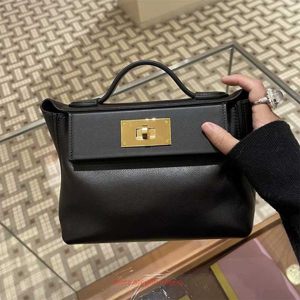 h home designer 2424 tote bags for sale 2023 new bag 2424mini cowhide dumplings with wings bag handheld one shoulder crossbody backpack r88s
h home designer 2424 tote bags for sale 2023 new bag 2424mini cowhide dumplings with wings bag handheld one shoulder crossbody backpack r88s