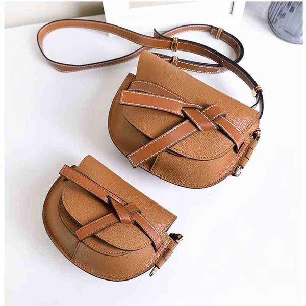 luxury designer loe bag fashion tote shoulder canvas bags evening saddle handbag embroidery female underarm ewaw purse wallet
luxury designer loe bag fashion tote shoulder canvas bags evening saddle handbag embroidery female underarm ewaw purse wallet